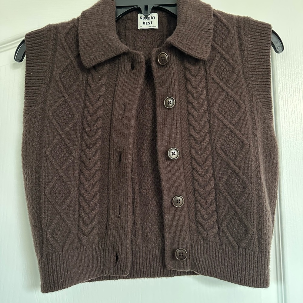 Aritzia Sunday Best 2XS Brown Cable Knit Sweater Vest